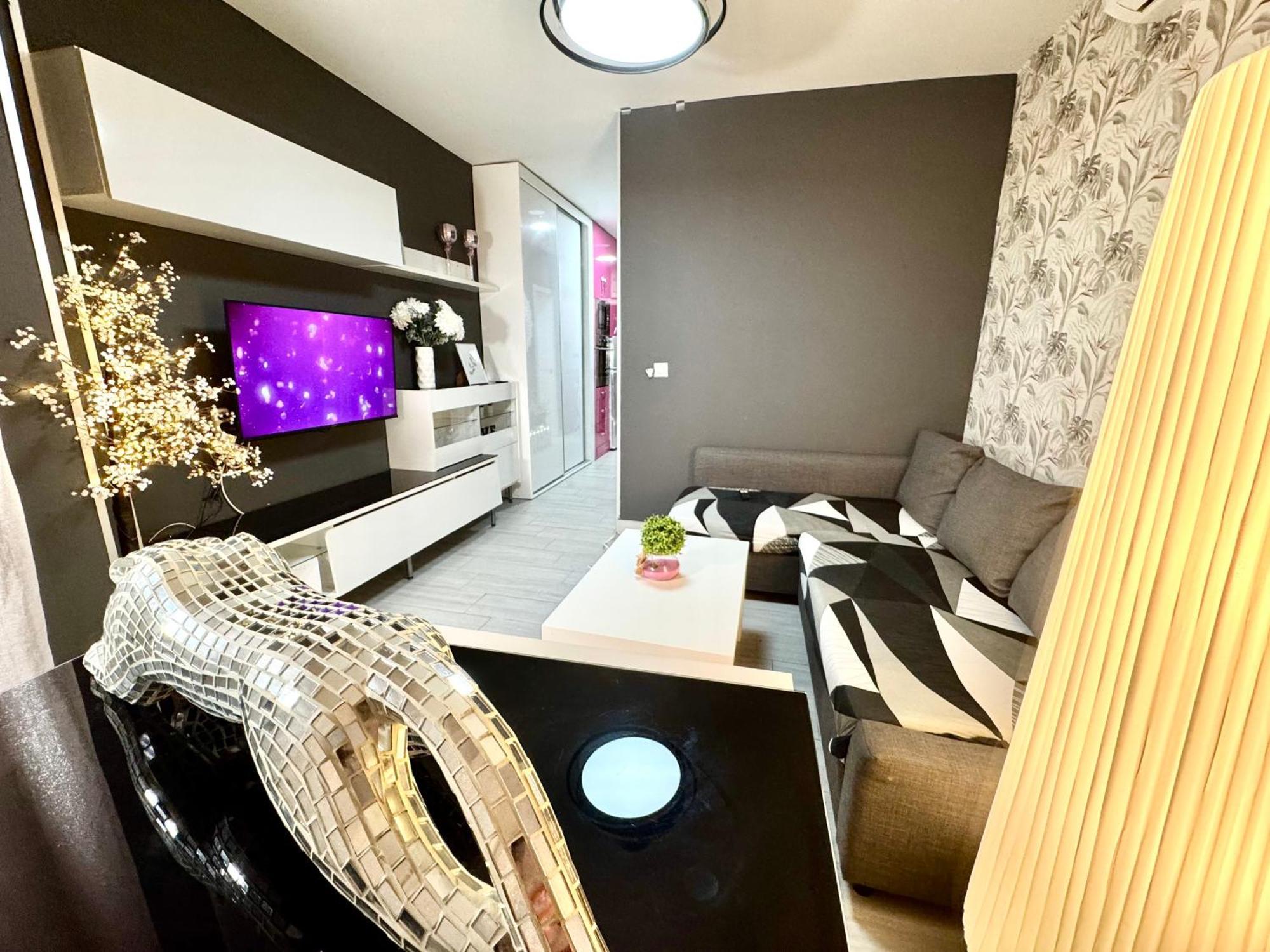 Luxury And Pink Vistasalmar Appartamento Torremolinos